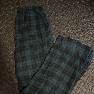 PINK Victoria's Secret Women's Black and Blue Plaid Joggers